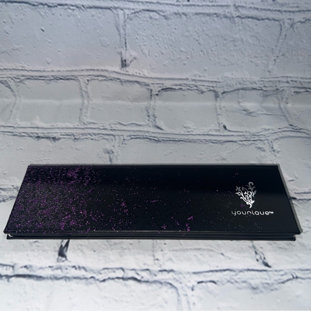 Younique Glamorous Black and Purple Quad Palette